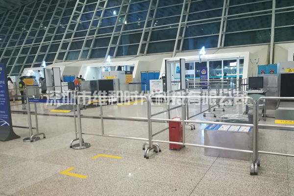維和時(shí)代安檢門(mén)廠家為深圳機(jī)場(chǎng)汽車站供應(yīng)金屬探測(cè)安檢門(mén)[圖]