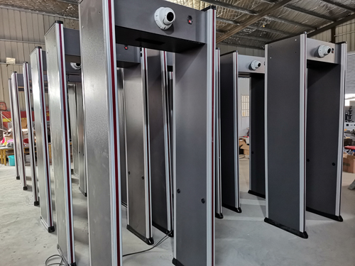 維和時(shí)代熱成像測(cè)溫?cái)z像安檢門(mén)