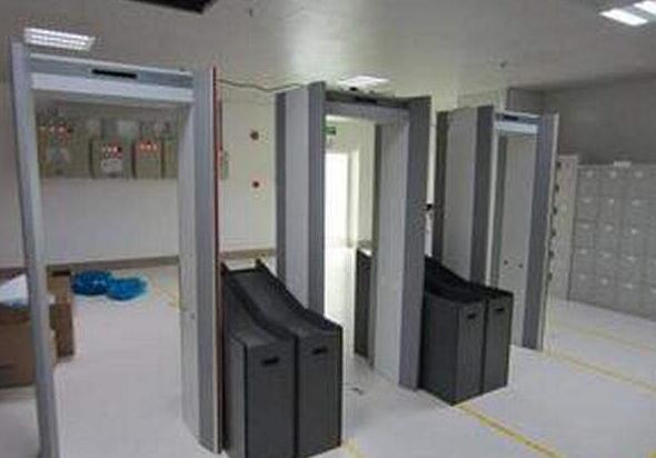 新型金屬探測安檢門因性價(jià)比高應(yīng)用范圍廣泛