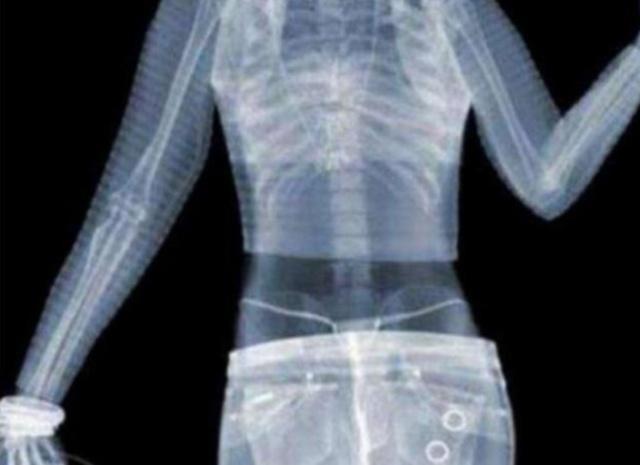 金屬探測門廠家：女生過安檢時，真的會被看到“隱私部位”嗎？