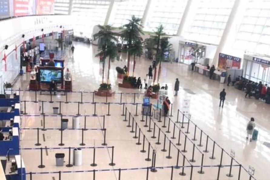 襄陽(yáng)機(jī)場(chǎng)加強(qiáng)安檢門通道工作培訓(xùn)，提升安檢質(zhì)量和形象[圖]